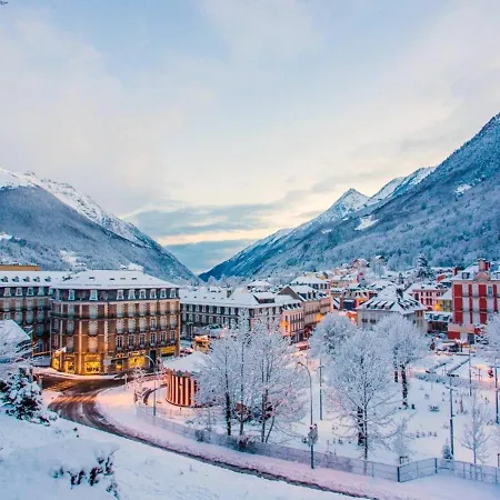 Grand 8 Pers, Centre-ville Cauterets, Balcon - Fr-1-234-165 Apartment